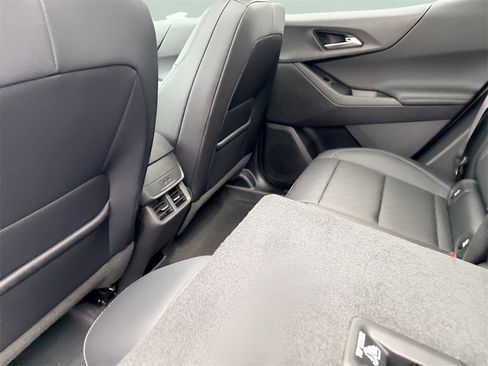 New 2026 Chevrolet Equinox LT w/ Convenience Package II image 32