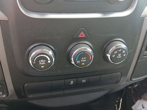 Used 2017 RAM 1500 Express AWD/4WD image 18