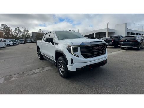 Certified 2022 GMC Sierra 1500 AT4 w/ AT4 Premium Package image 2