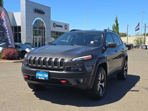 Used 2015 Jeep Cherokee Trailhawk AWD/4WD image 1