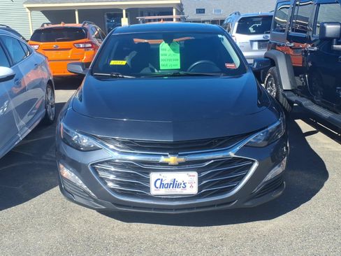 Used 2019 Chevrolet Malibu LT FWD image 2