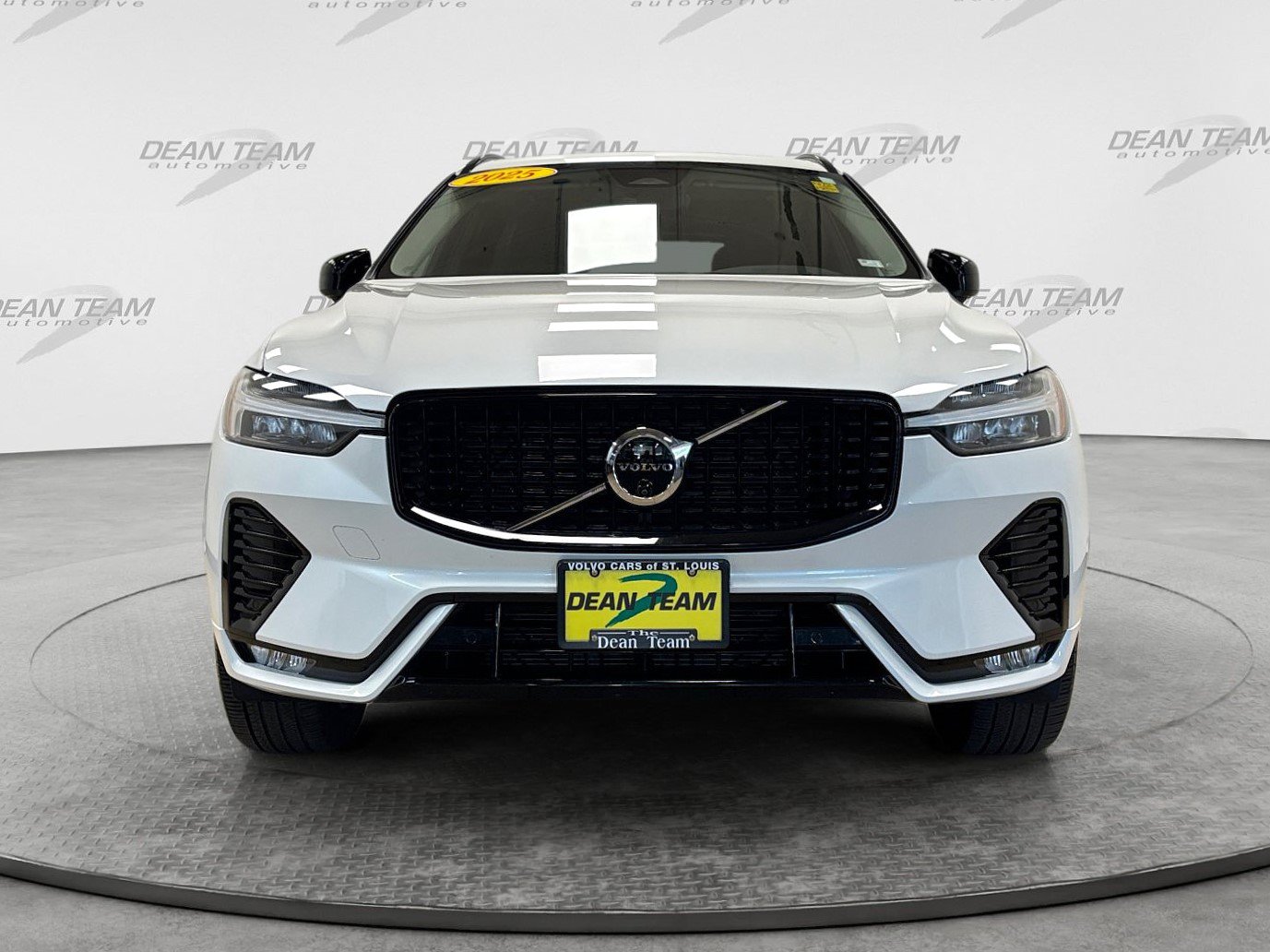 Used 2025 Volvo XC60 B5 Plus AWD/4WD image 7