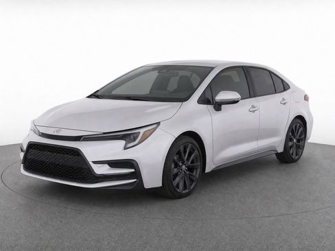 Used 2024 Toyota Corolla SE FWD image 2