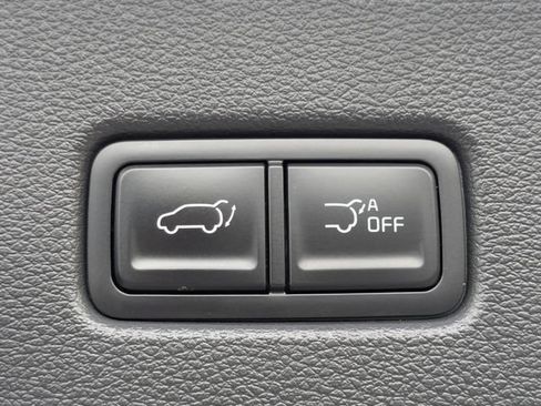 Certified 2025 Kia Telluride S FWD image 16