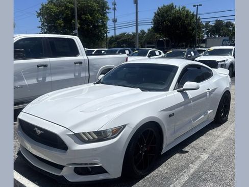 Used 2017 Ford Mustang GT RWD image 1