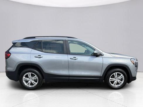 Used 2024 GMC Terrain SLE w/ Driver Convenience Package AWD/4WD image 6