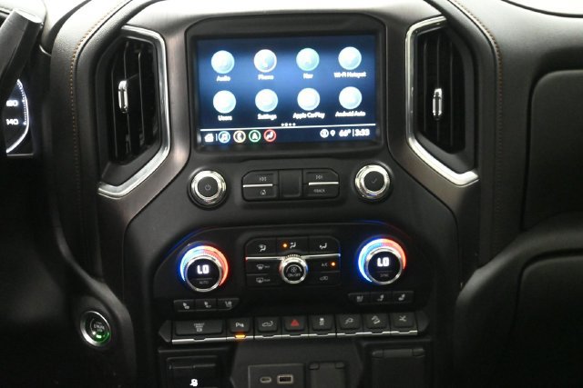 Used 2022 GMC Sierra 2500 AT4 w/ AT4 Preferred Package AWD/4WD image 22