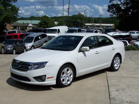 Used 2010 Ford Fusion SE FWD image 3