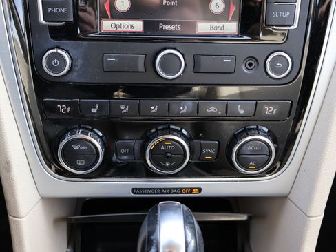 Used 2012 Volkswagen Passat 2.5 SE image 25