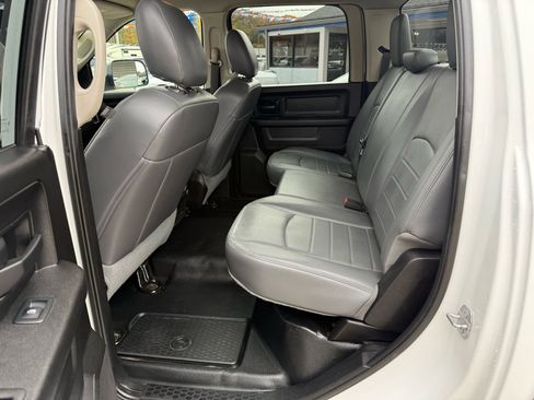 Used 2019 RAM 1500 Tradesman w/ Chrome Appearance Group image 17