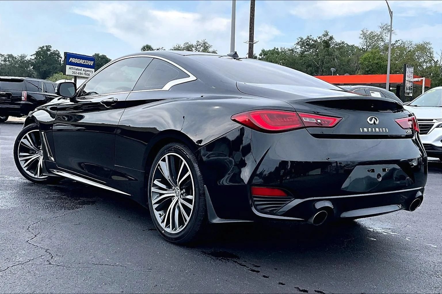 Used 2018 INFINITI Q60 3.0t Luxe RWD image 4