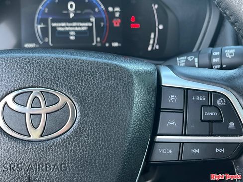 Certified 2025 Toyota Grand Highlander FWD image 24