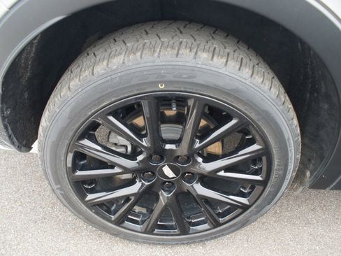 Used 2019 Cadillac XT4 Premium Luxury w/ Cold Weather Package FWD image 18