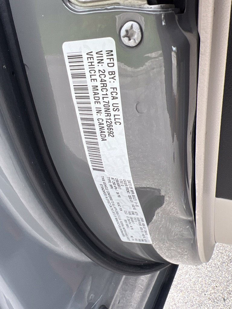 Used 2022 Chrysler Pacifica Touring-L w/ Uconnect Theater Family Group FWD image 51