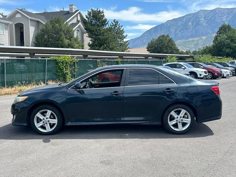 Used 2014 Toyota Camry SE FWD image 7