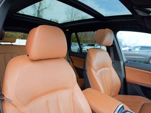 Used 2022 BMW X5 M50i w/ Executive Package image 40