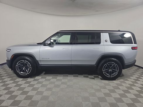 Used 2025 Rivian R1S Adventure image 2