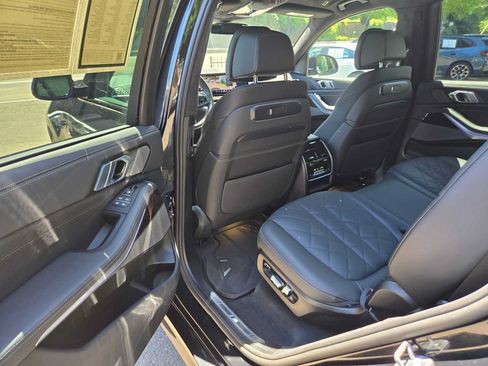 Used 2026 BMW X7 xDrive40i w/ M Sport Package AWD/4WD image 17