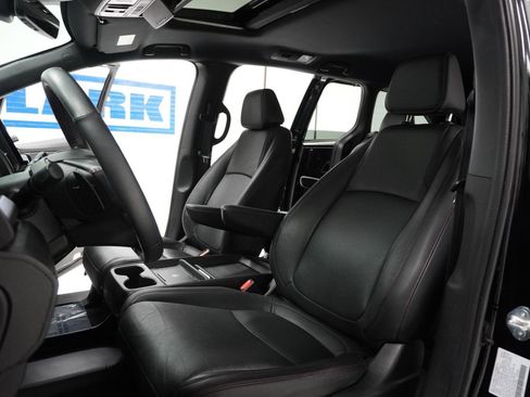 Used 2025 Honda Odyssey Sport-L image 18