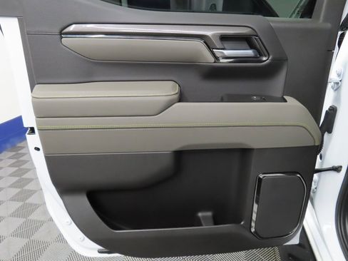 Used 2025 Chevrolet Silverado 1500 ZR2 w/ Technology Package image 76