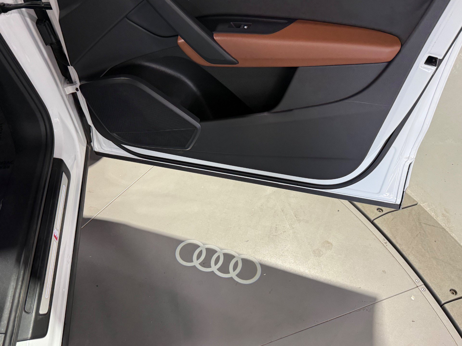 Used 2023 Audi Q5 2.0T Premium w/ Convenience Package AWD/4WD image 46