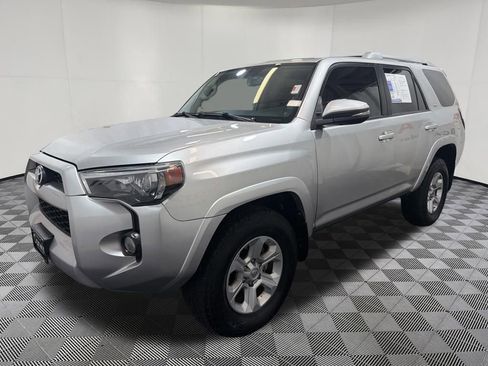 Used 2018 Toyota 4Runner SR5 Premium AWD/4WD image 3