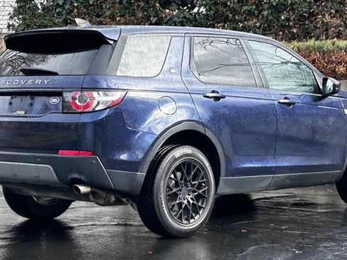Used 2017 Land Rover Discovery Sport SE image 5