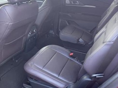 New 2026 Ford Explorer Platinum image 9