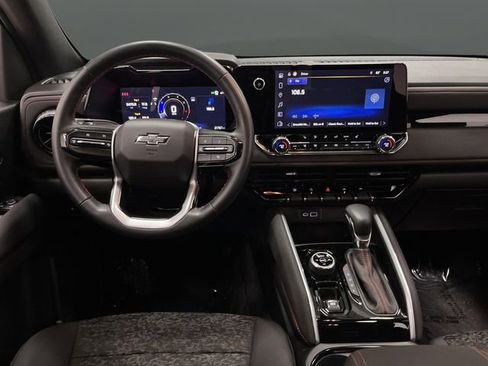 Used 2024 Chevrolet Colorado Z71 w/ Z71 Convenience Package 2 image 5