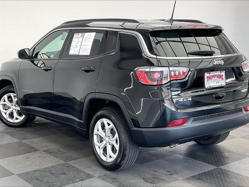 Used 2024 Jeep Compass Latitude AWD/4WD image 10