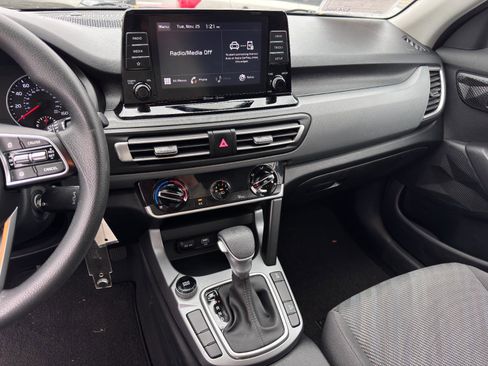 Used 2023 Kia Seltos LX image 19