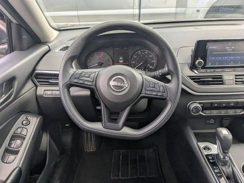 Used 2024 Nissan Altima 2.5 S FWD image 16