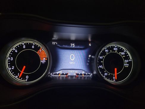 Used 2019 Jeep Cherokee Limited AWD/4WD image 23
