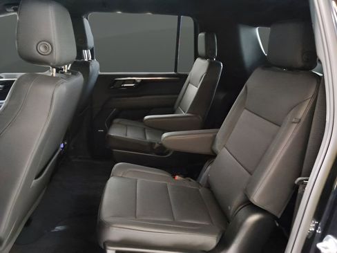 Used 2026 Chevrolet Suburban Z71 w/ Comfort Package image 35