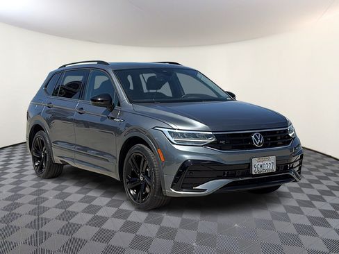Used 2023 Volkswagen Tiguan SE R-Line FWD image 1