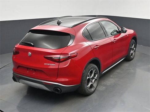Used 2022 Alfa Romeo Stelvio Ti image 63