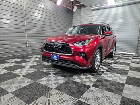 Used 2020 Toyota Highlander Limited image 45