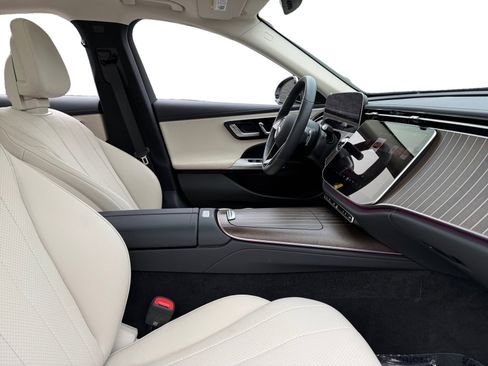 Used 2025 Mercedes-Benz E 350 Sedan image 14