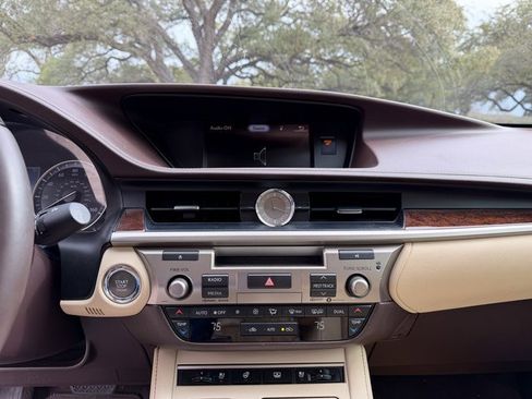 Used 2017 Lexus ES 350 image 9