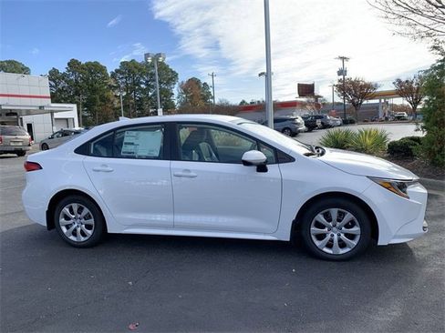 New 2026 Toyota Corolla LE image 9