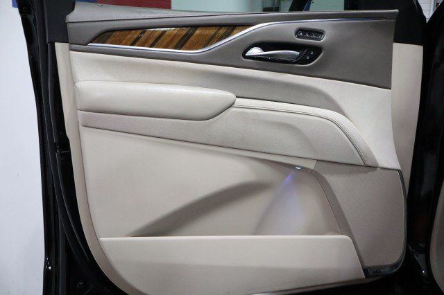 Used 2021 Cadillac Escalade Sport Platinum RWD image 40