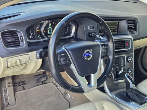 Used 2014 Volvo S60 T5 FWD image 11