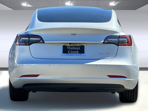 Used 2018 Tesla Model 3 Long Range image 8