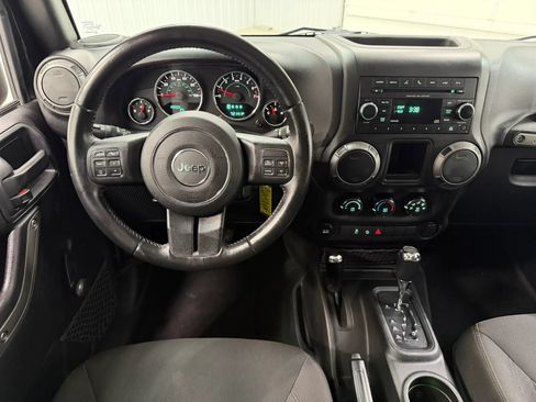 Used 2017 Jeep Wrangler Sport w/ Quick Order Package 24S AWD/4WD image 19