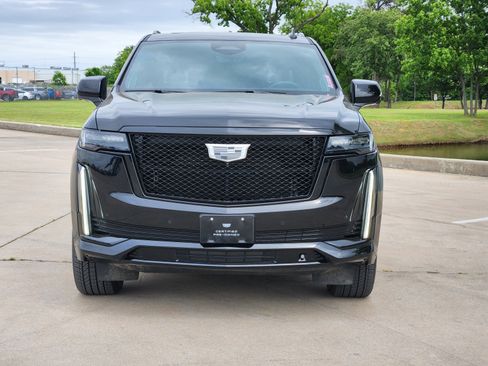 Used 2024 Cadillac Escalade Sport Platinum w/ LPO, ONYX Package AWD/4WD image 32