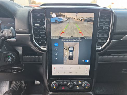 Used 2024 Ford Ranger Lariat w/ Trailer Tow Package image 38