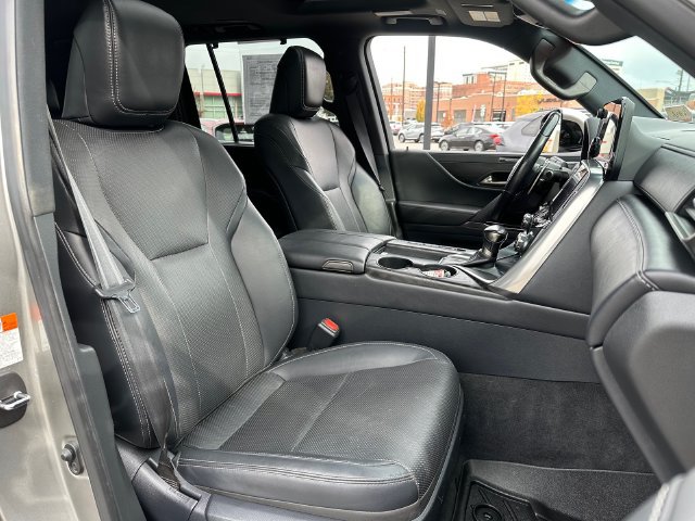 Used 2022 Lexus LX 600 4WD w/ Luxury Package image 21