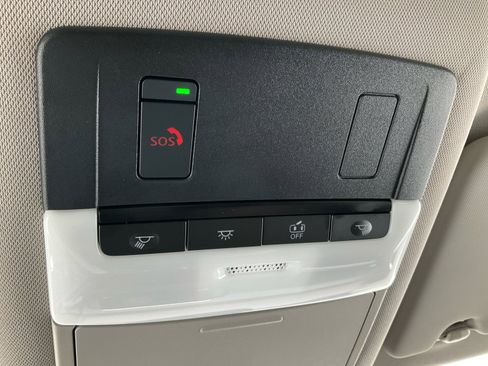 Used 2023 Nissan Rogue SV image 27