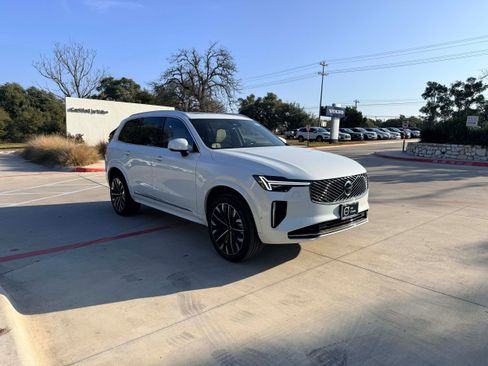 New 2026 Volvo XC90 B6 Plus w/ Protection Package Premier image 6