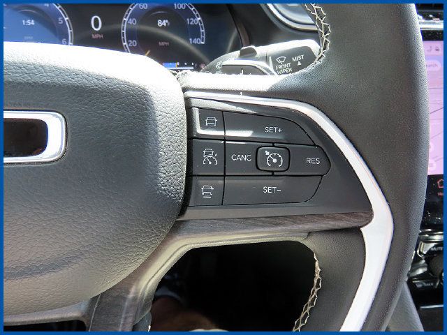 Certified 2023 Jeep Grand Cherokee Limited AWD/4WD image 18